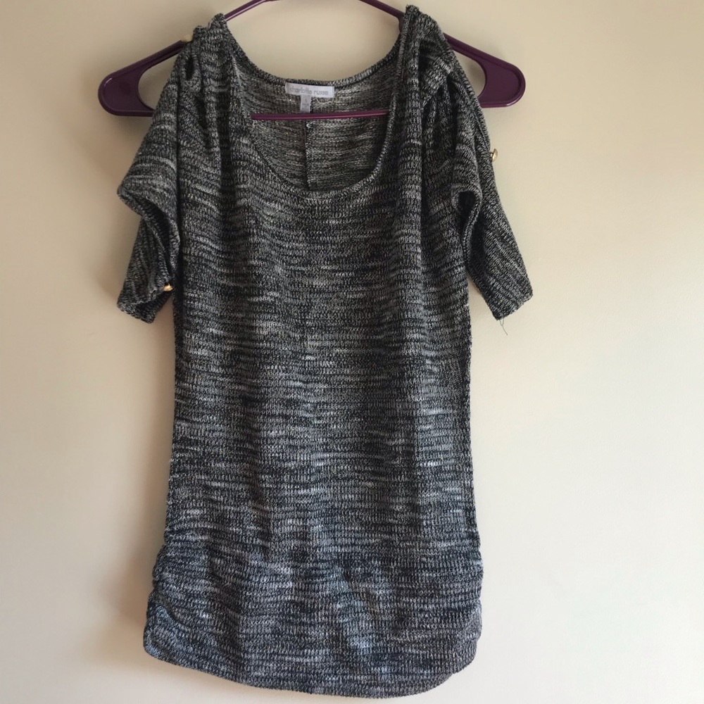 Half sleeve sweater